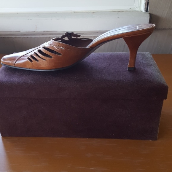 Shoes - Picture 2 of 7